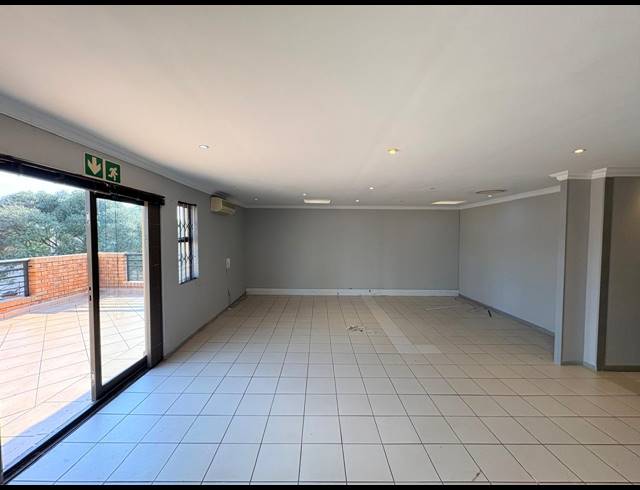 110M² OFFICE TO LET IN FOURWAYS